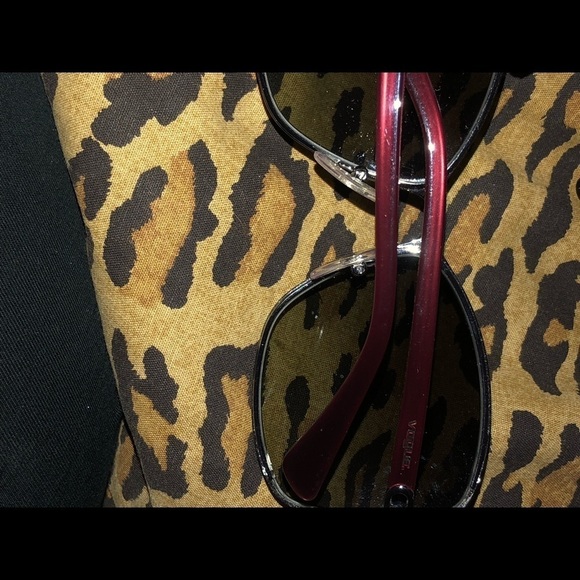 Vogue oversized silver sunglasses dark lens wine colored temple new with case - Picture 11 of 15